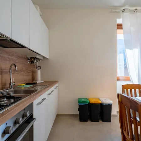 Appartement Lightful In By Wonderful Italy *