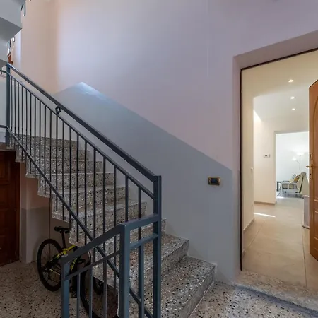 Appartement Lightful In By Wonderful Italy *