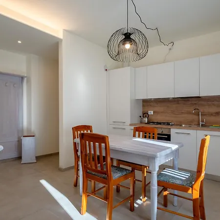 Appartement Lightful In By Wonderful Italy *